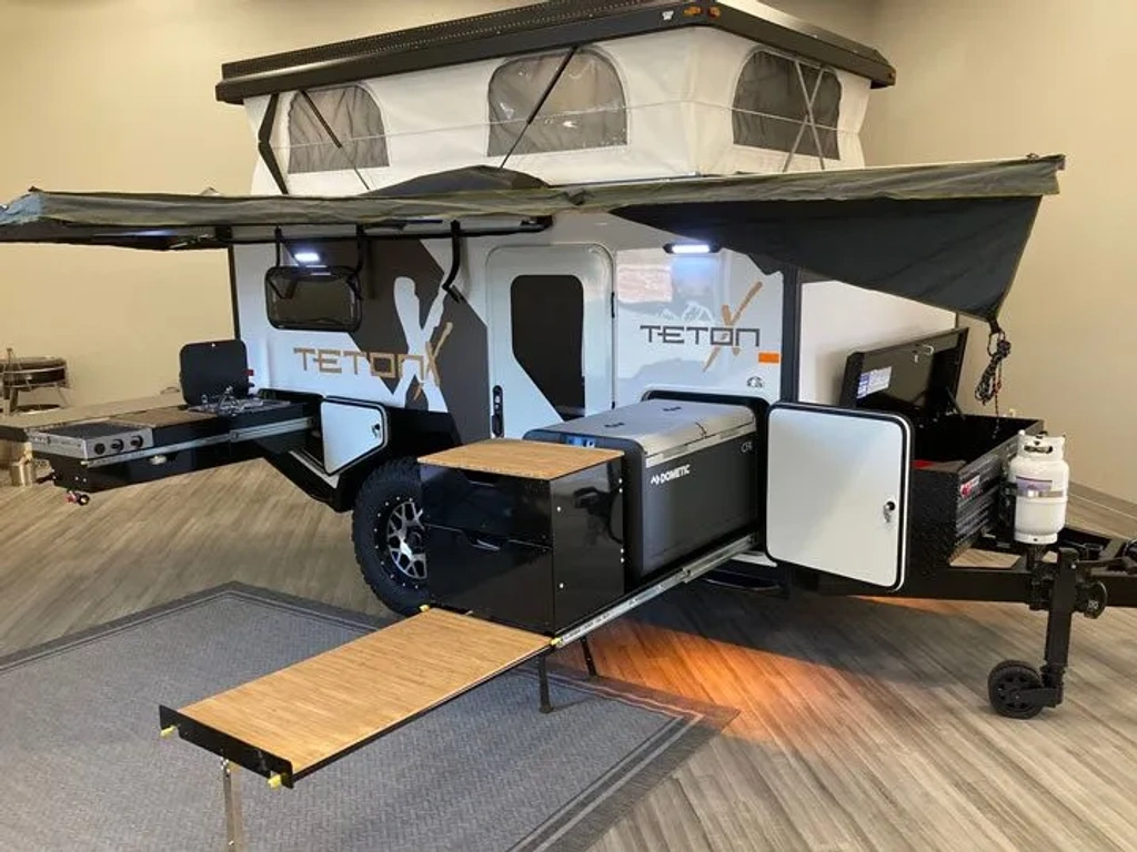 Blog article featured image about trailers.